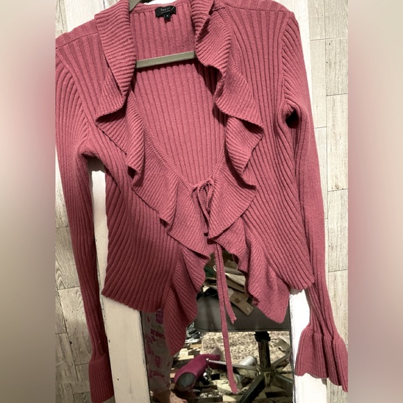 Contemporary soft fluffy Flattering over sweater - Picture 7 of 11